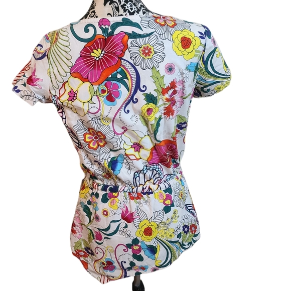 Koi asymmetrical cut scrub top - Picture 2 of 6